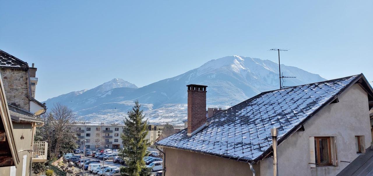 L'Hivernet, Grand Triplex Neuf Au Coeur D'Embrun Acces Facile Exterior photo